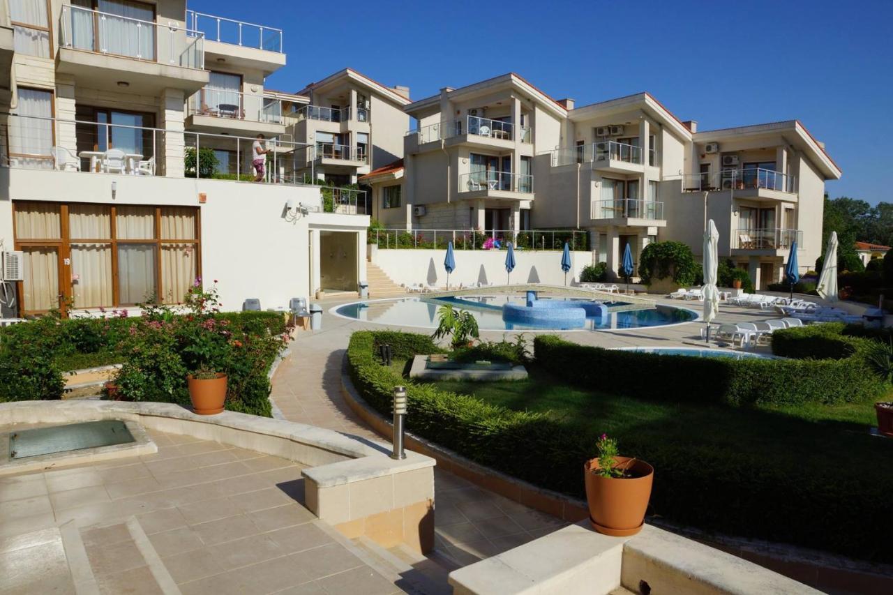 Sun Village Family Houses بايالا المظهر الخارجي الصورة