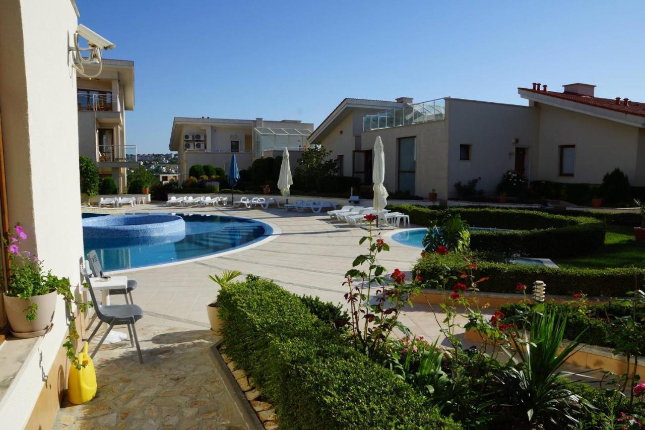 Sun Village Family Houses بايالا المظهر الخارجي الصورة