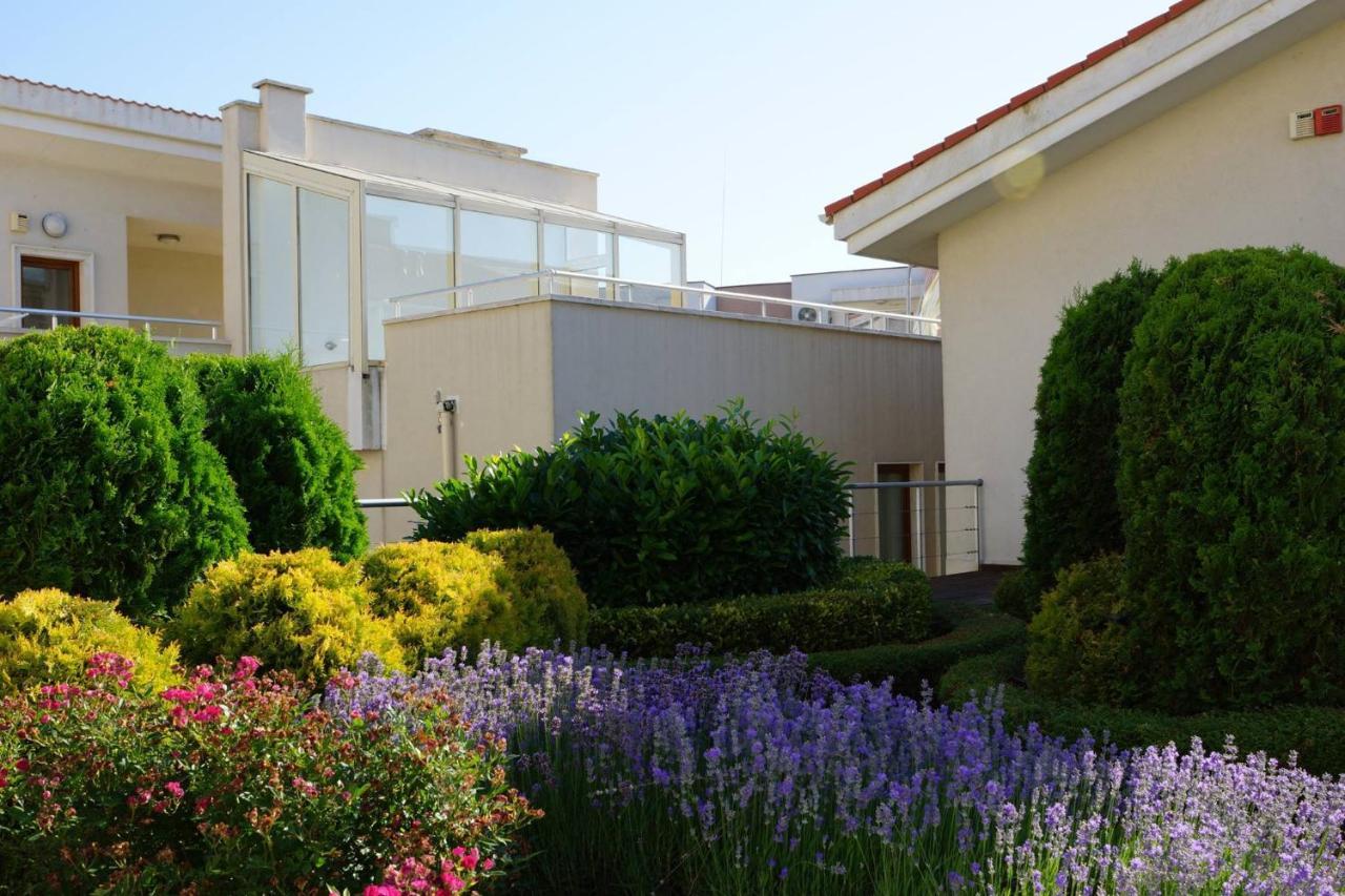 Sun Village Family Houses بايالا المظهر الخارجي الصورة